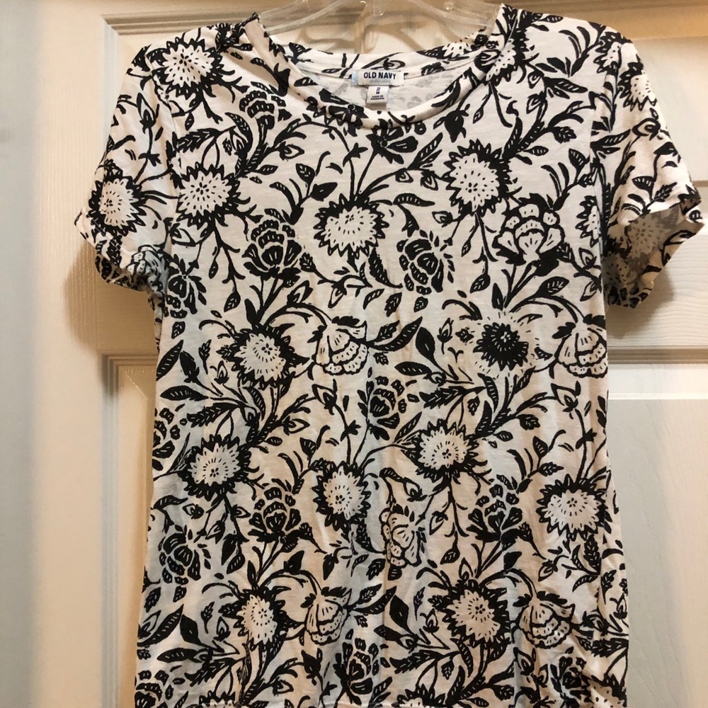 Old Navy T-Shirt